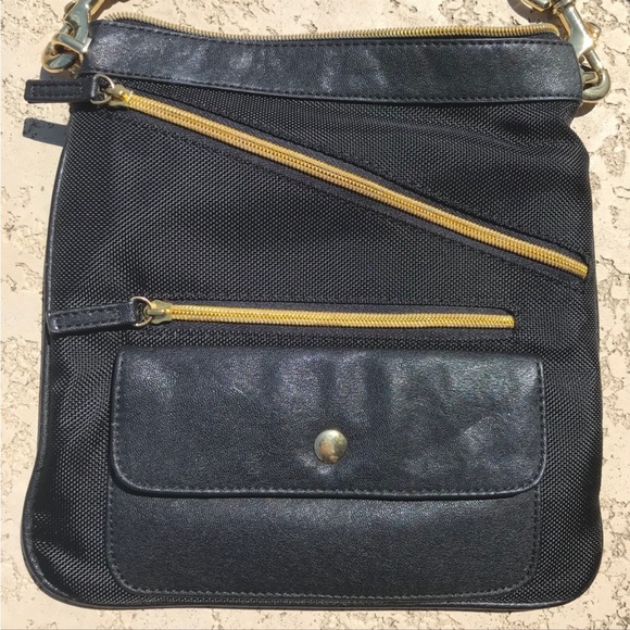 SONDRA ROBERTS Black Nylon Crossbody Purse With Gold Trim & Detachable Strap - Picture 2 of 8